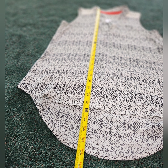 Lightweight Tank Top | lace shoulders - Picture 8 of 11